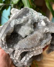 Ladda upp bild till gallerivisning, &quot;Sugar&quot; Fluorit (Druzy Kvarts), Kluster - 1314g
