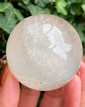 Ladda upp bild till gallerivisning, Bergkristall, Klot - 5cm